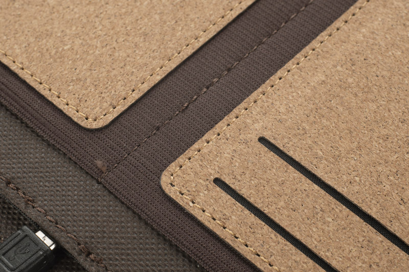 Teczka z ładowarką indukcyjną CHARCO A5 P001688A