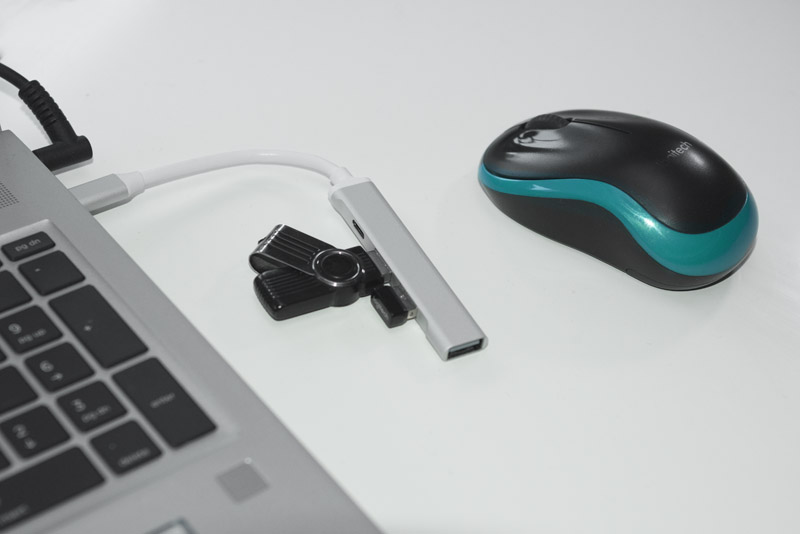 Rozdzielacz HUB USB z kablem typ C - ROSKO P056244A