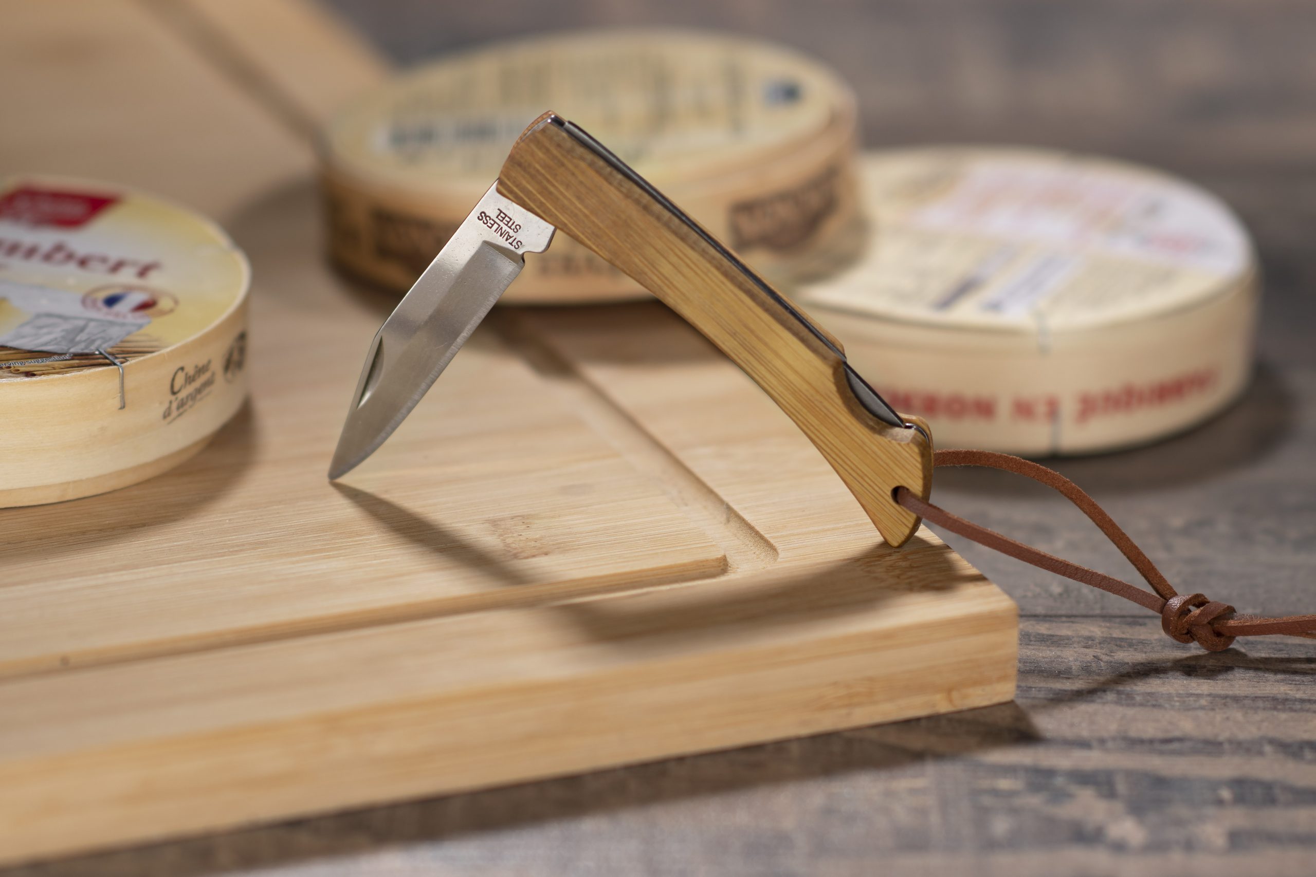 Nóż składany VENATIO P049116A