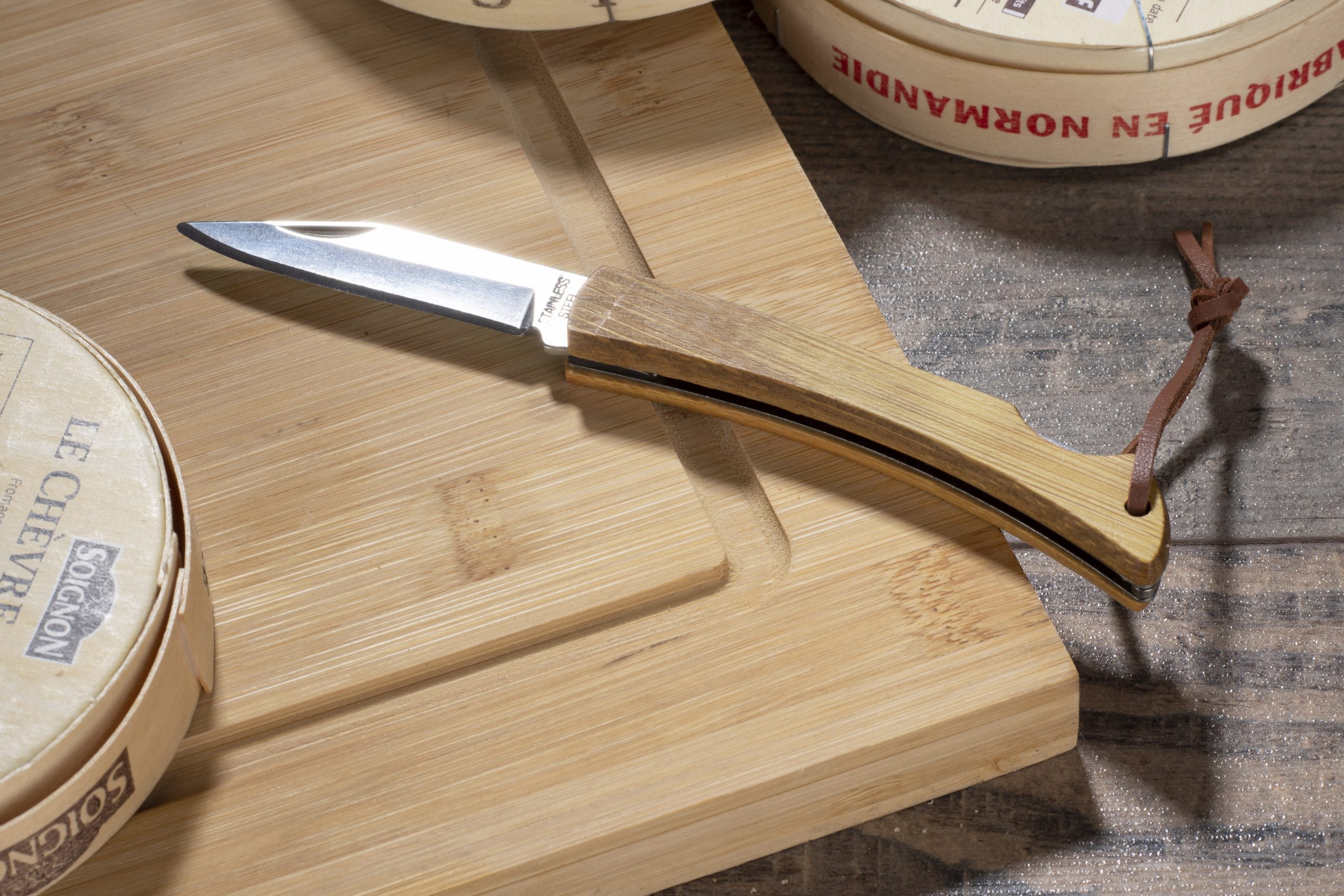 Nóż składany VENATIO P049116A