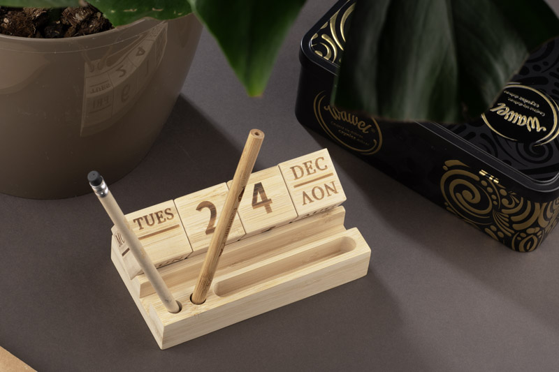 Kalendarz bambusowy NEN P097810A