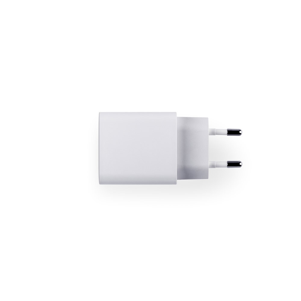 WEGENER. Zasilacz z portem USB-A 18W i USB-C 20W wykonany w ABS pochodzącego z recyklingu (100% rABS) P097611S