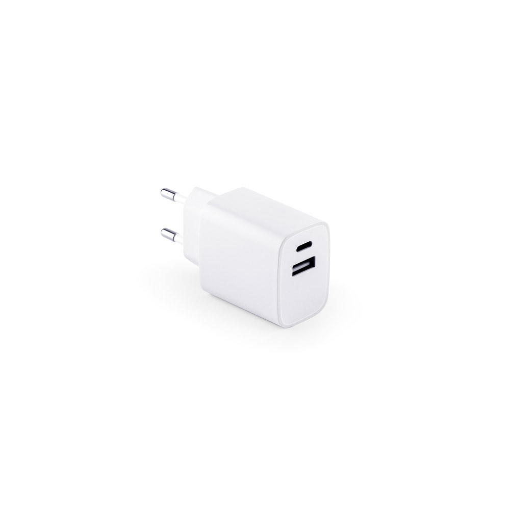 WEGENER. Zasilacz z portem USB-A 18W i USB-C 20W wykonany w ABS pochodzącego z recyklingu (100% rABS) P097611S
