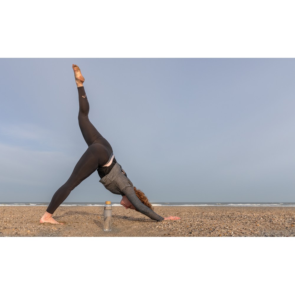 Szklana butelka 750 ml Impact w pokrowcu P009888X