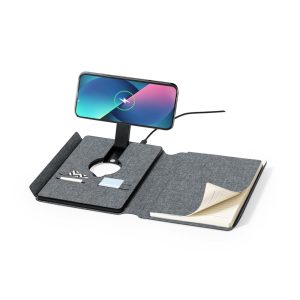 Wielofunkcyjny notatnik RPET A5, magnetyczna ładowarka bezprzewodowa 10W, power bank 5000 mAh P051816X AX-V1302-19