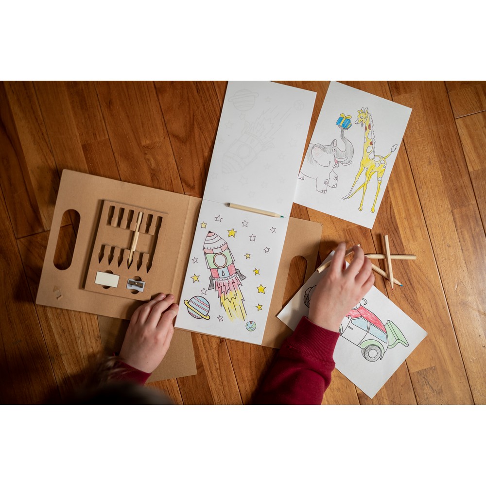 Zestaw do kolorowania, kredki, temperówka, gumka | Legend P039405X