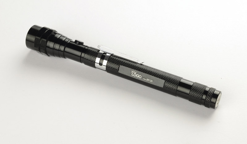 Latarka z magnesem ITI P003191A