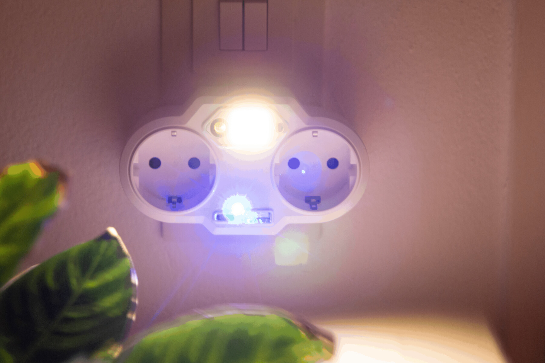 Wtyczka USB z lampką nocną ENDLESS POWER NIGHT P051365I