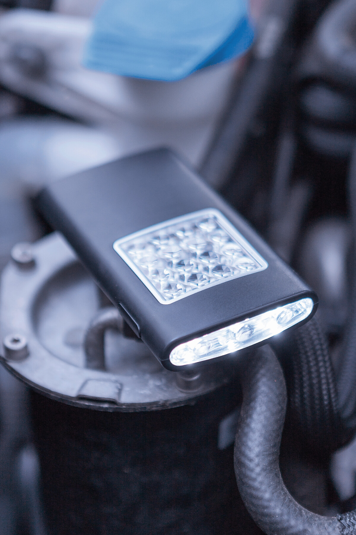 Latarka LED BRIGHT HELPER P004520I