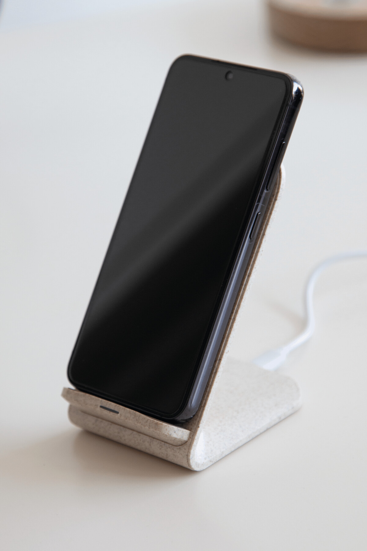 Bezprzewodowa stacja ładująca INDUCTIVE P051399I