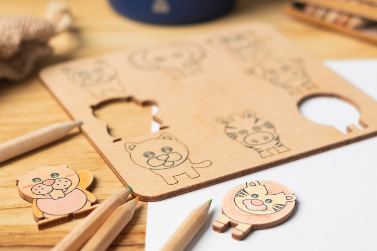 Gra polegająca na kolorowaniu i dopasowywaniu kształtów P118320D