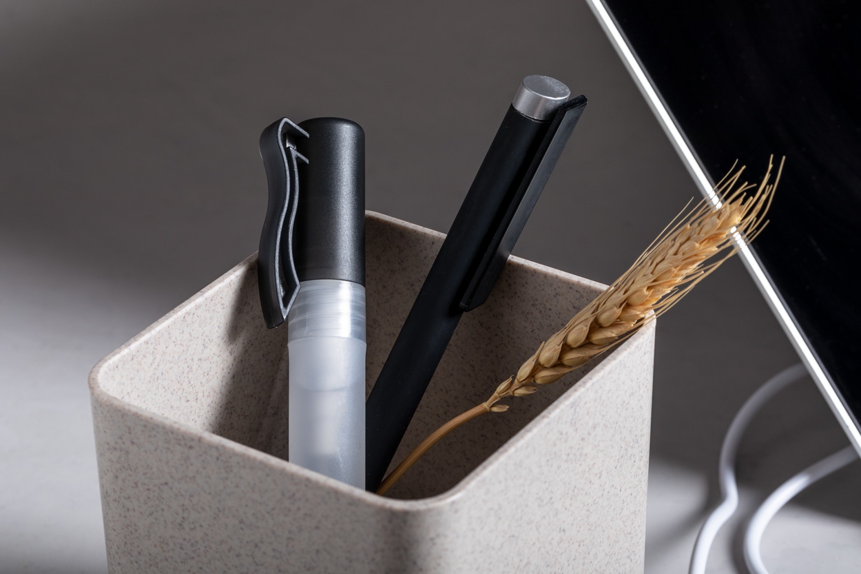 Wielofunkcyjny uchwyt na długopis P114157D