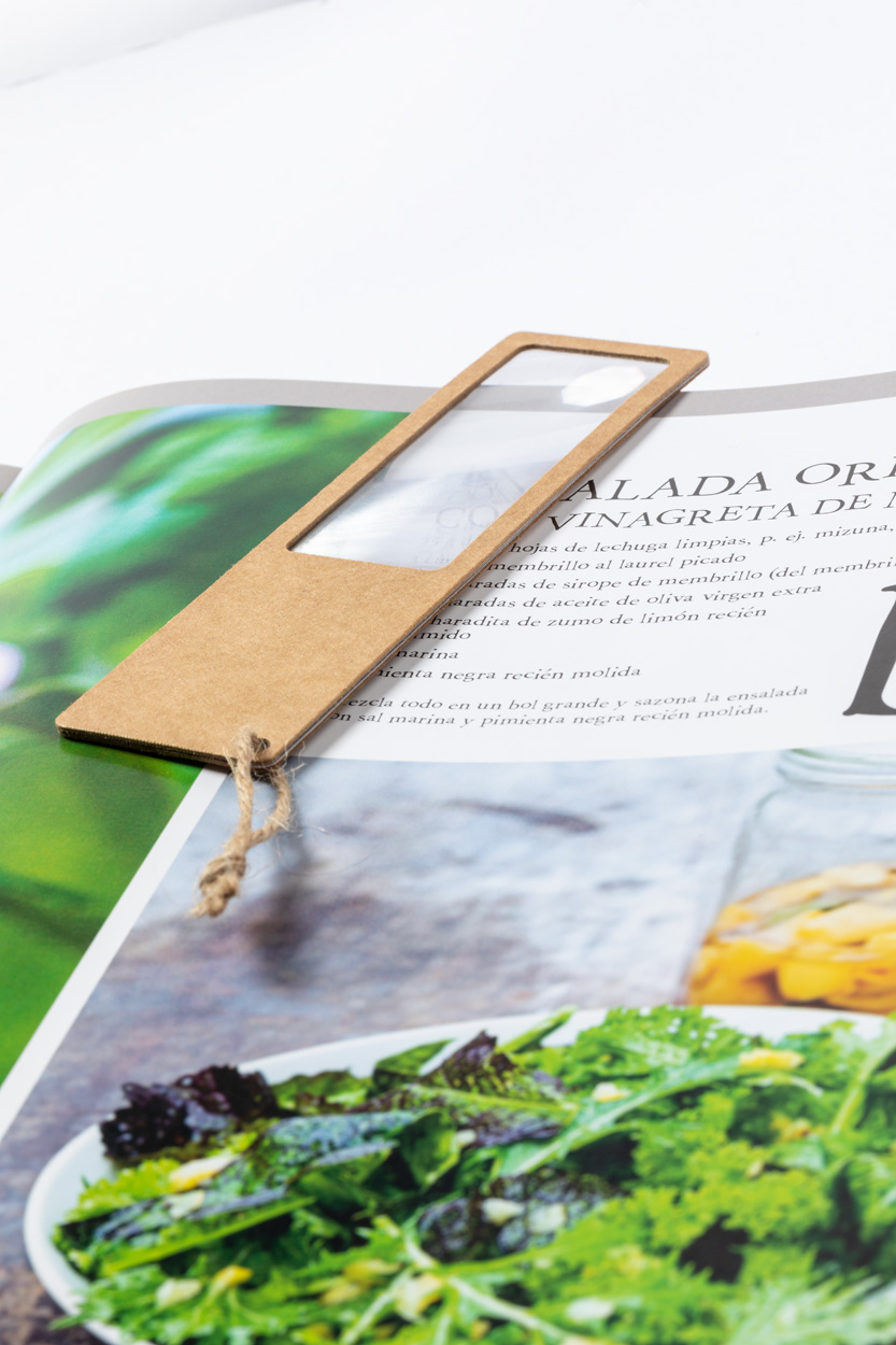 Zakładka ze szkłem powiększającym P116382D 6 Zakładka ze szkłem powiększającym P116382D