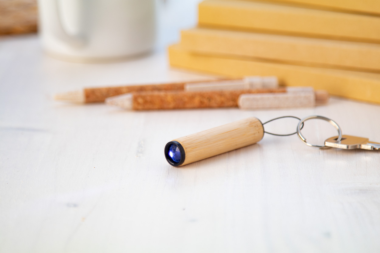 Latarka bambusowa P115490D