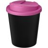 Kubek Americano® Espresso Eco z recyklingu o pojemności 250 ml z pokrywą odporną na zalanie P075211C czarny / magenta
