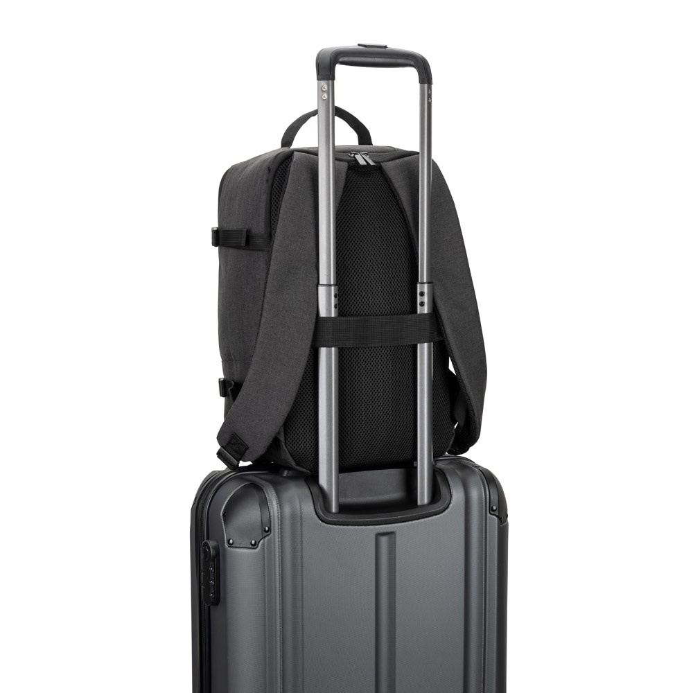 CIES. Plecak opracowany z myślą o wymiarach wymaganych przez linie lotnicze, wykonany z poliestru z recyklingu o wysokiej gęstości 600D P122190S