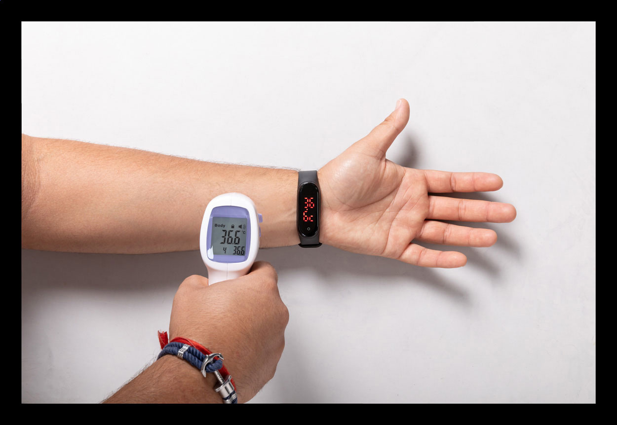 Bransoletka z termometrem P122106D