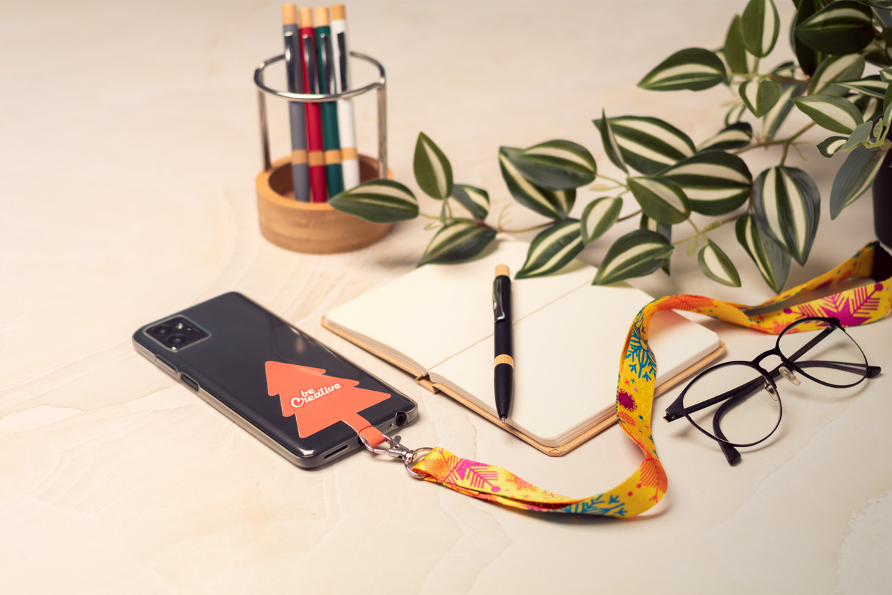 Personalizowana smycz RPET z uchwytem na telefon P131223D