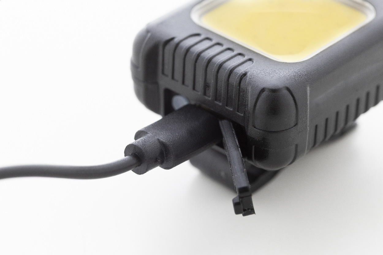 Zestaw lampek rowerowych z możliwością ładowania P132055D