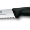 Nóż z ząbkowanym ostrzem SwissClassic Victorinox P088372G czarny