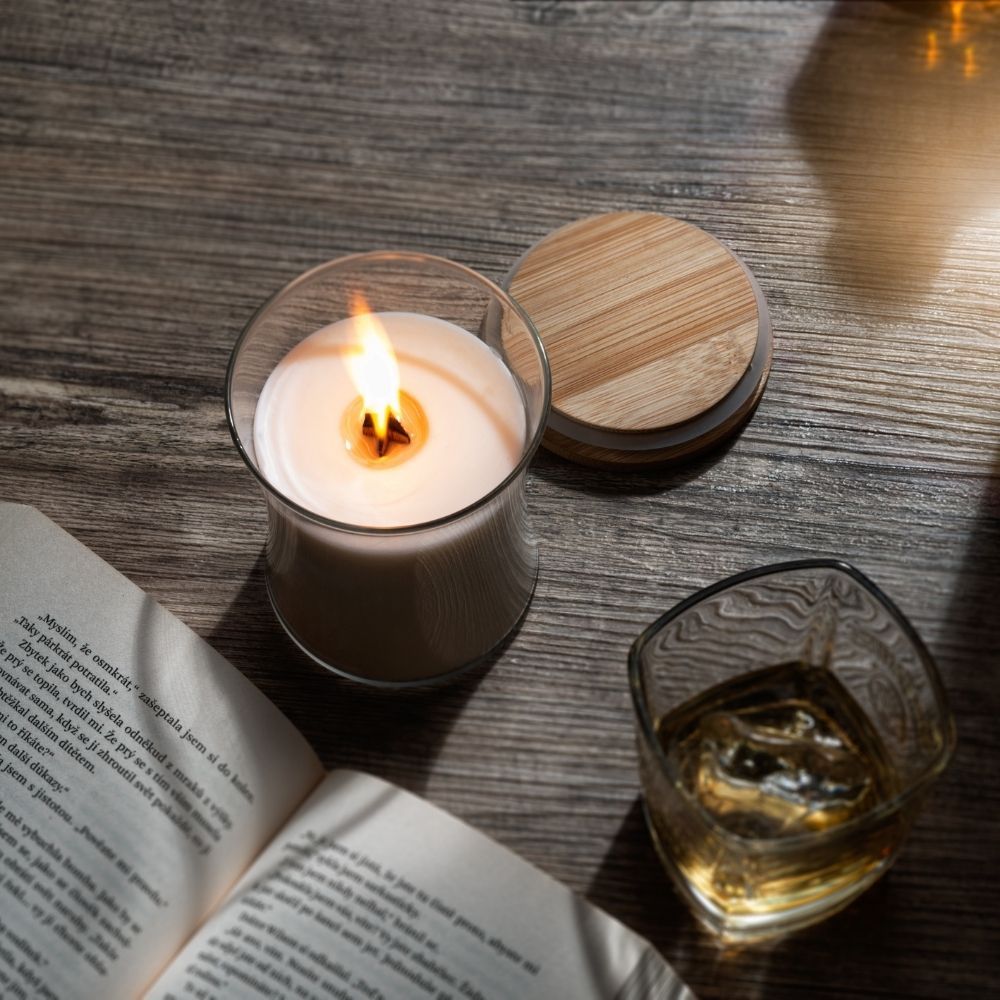 Świeca zapachowa (róża i drzewo sandałowe) Vanilla Season P137435P