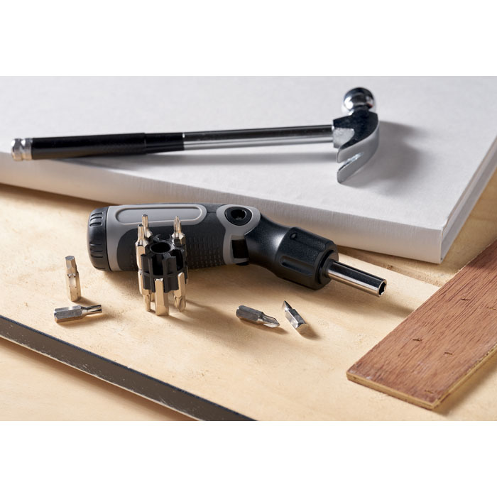 Wyginany śrubokręt wielobitowy P147401O