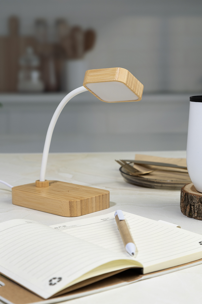 Lampa biurkowa z ładowarką bezprzewodową P150146D