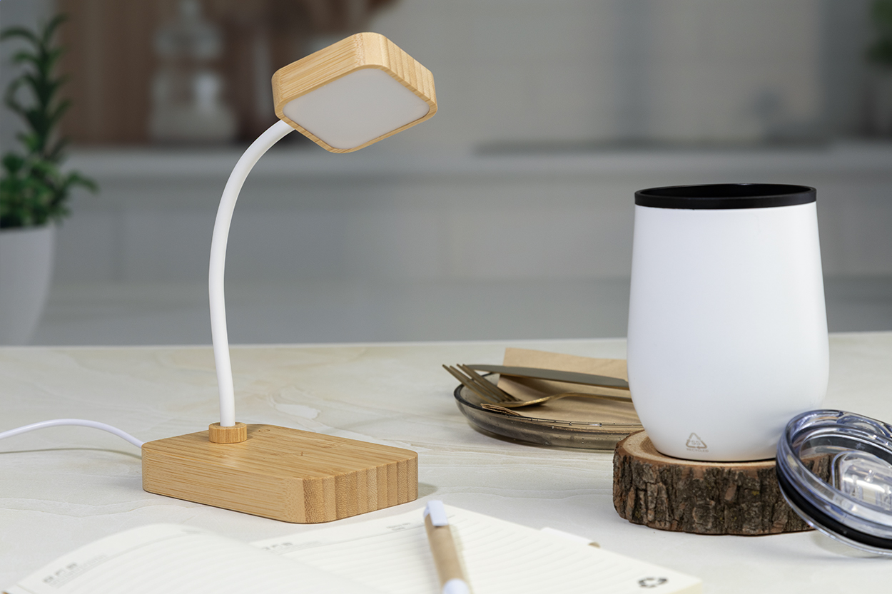 Lampa biurkowa z ładowarką bezprzewodową P150146D