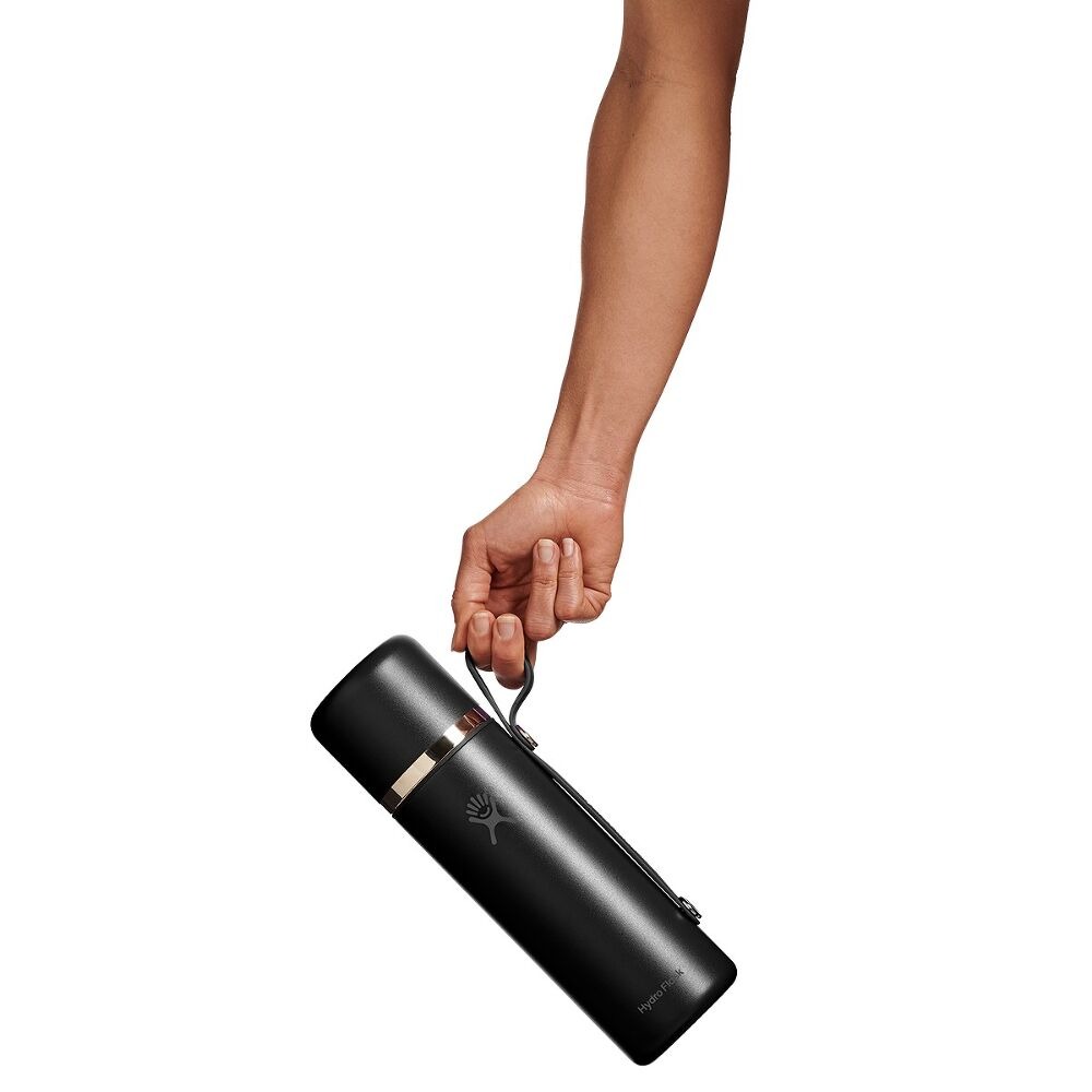 828 ML HOT FLASK AND CUP BLACK P154733P