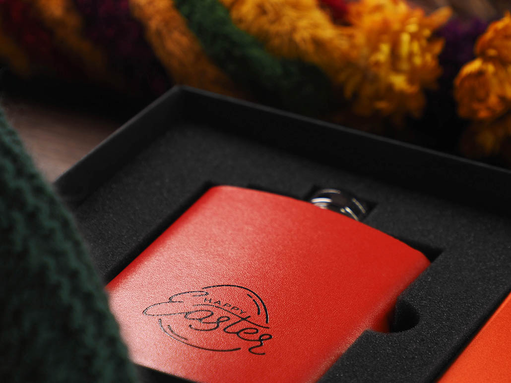 Zestaw wielkanocny piersiówka i etui RFID P065060J 2 Zestaw wielkanocny piersiówka i etui RFID P065060J