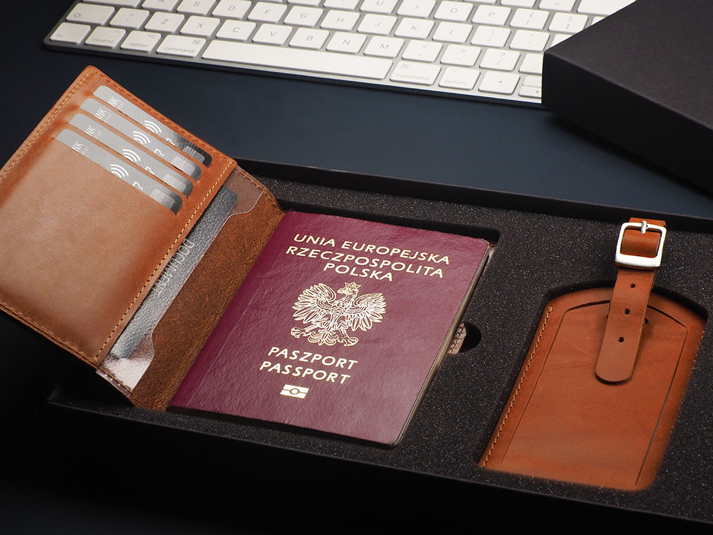 Zestaw paszport i zawieszka na bagaż P134685J 3 Zestaw paszport i zawieszka na bagaż P134685J