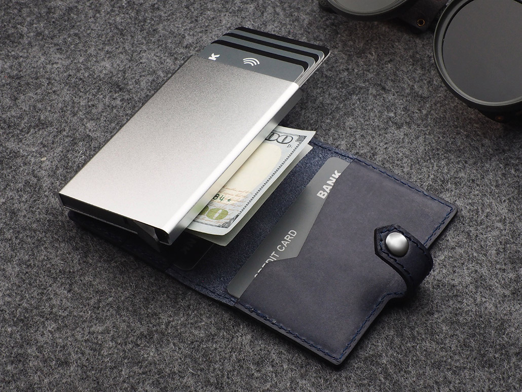 Zestaw portfel RFID i brelok P084726J 6 Zestaw portfel RFID i brelok P084726J