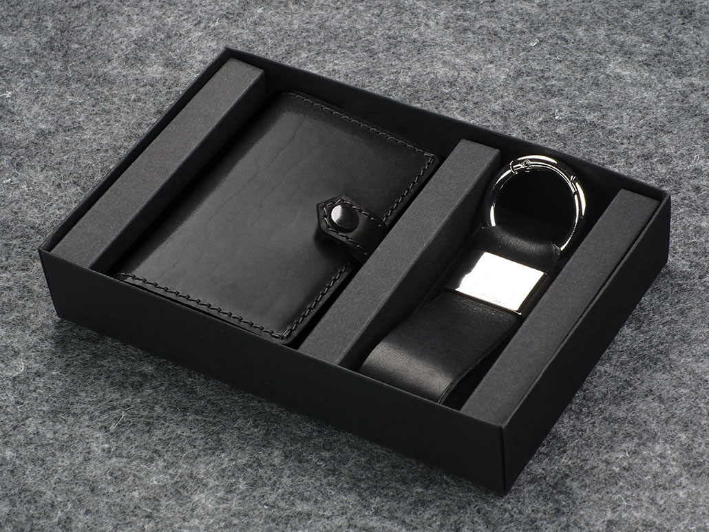 Zestaw portfel RFID i brelok P084726J JA-2168141