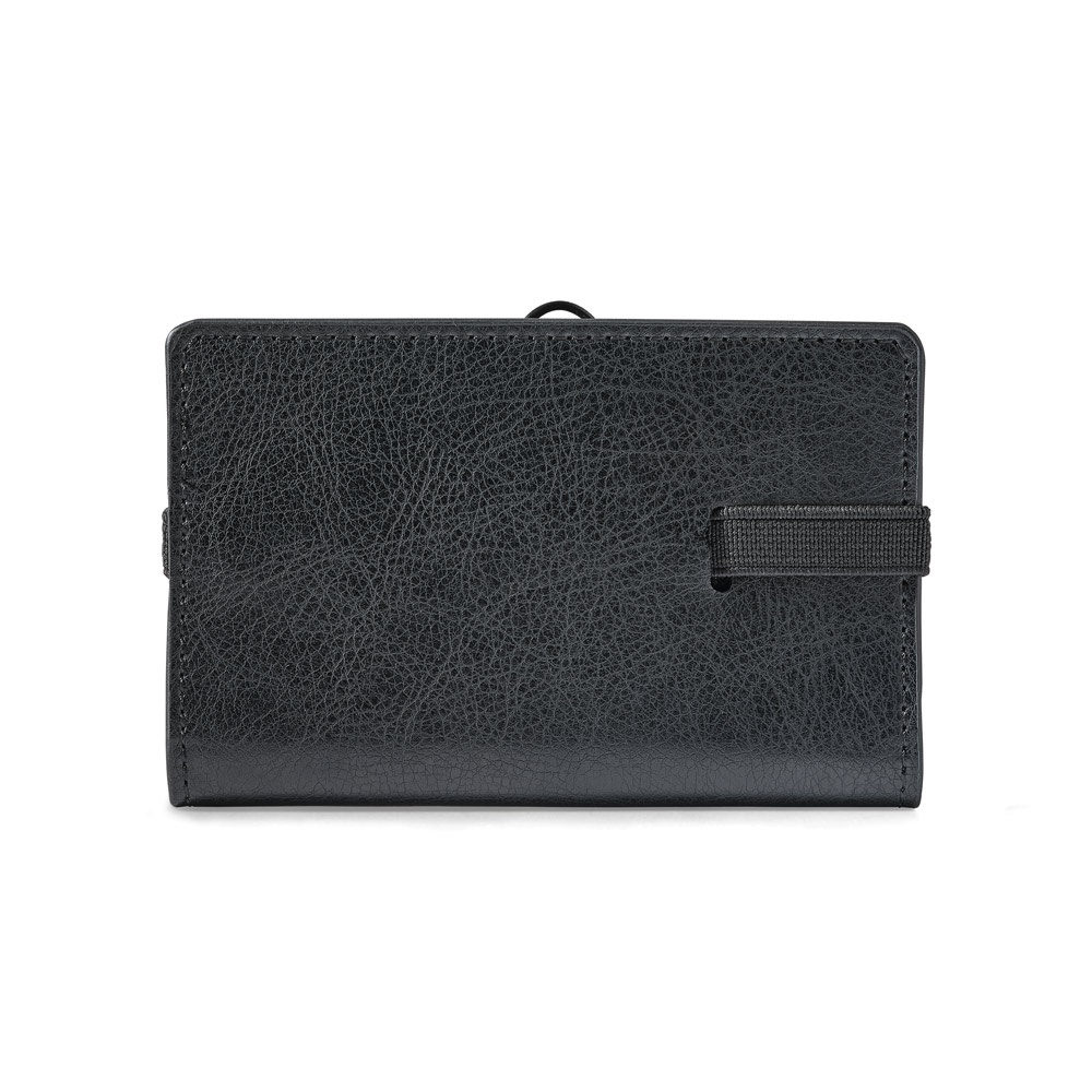 GLENN. Etui na karty wykonane z poliuretanu, zamykane na gumkę P177459S