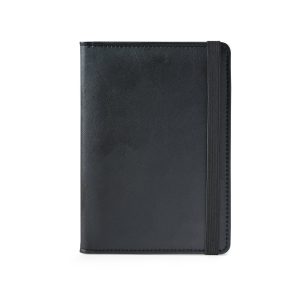 BRAM. Etui na paszport wykonane z poliuretanu, zamykane na gumkę i wyposażone w liczne kieszenie P177460S 