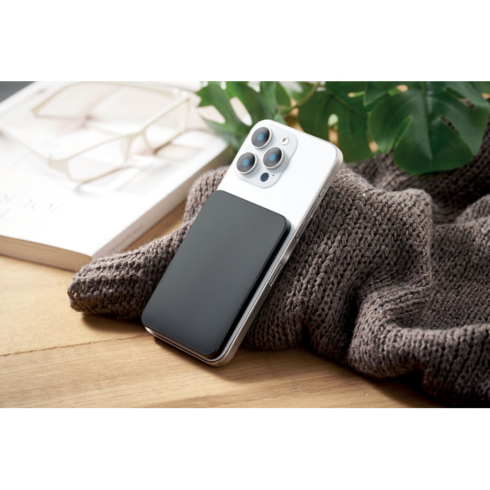 Smukły magnetyczny powerbank 20W P177914O