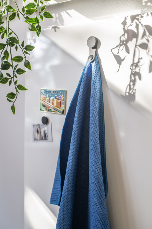 Ręcznik z uchwytem magnetycznym HOKI P180866A